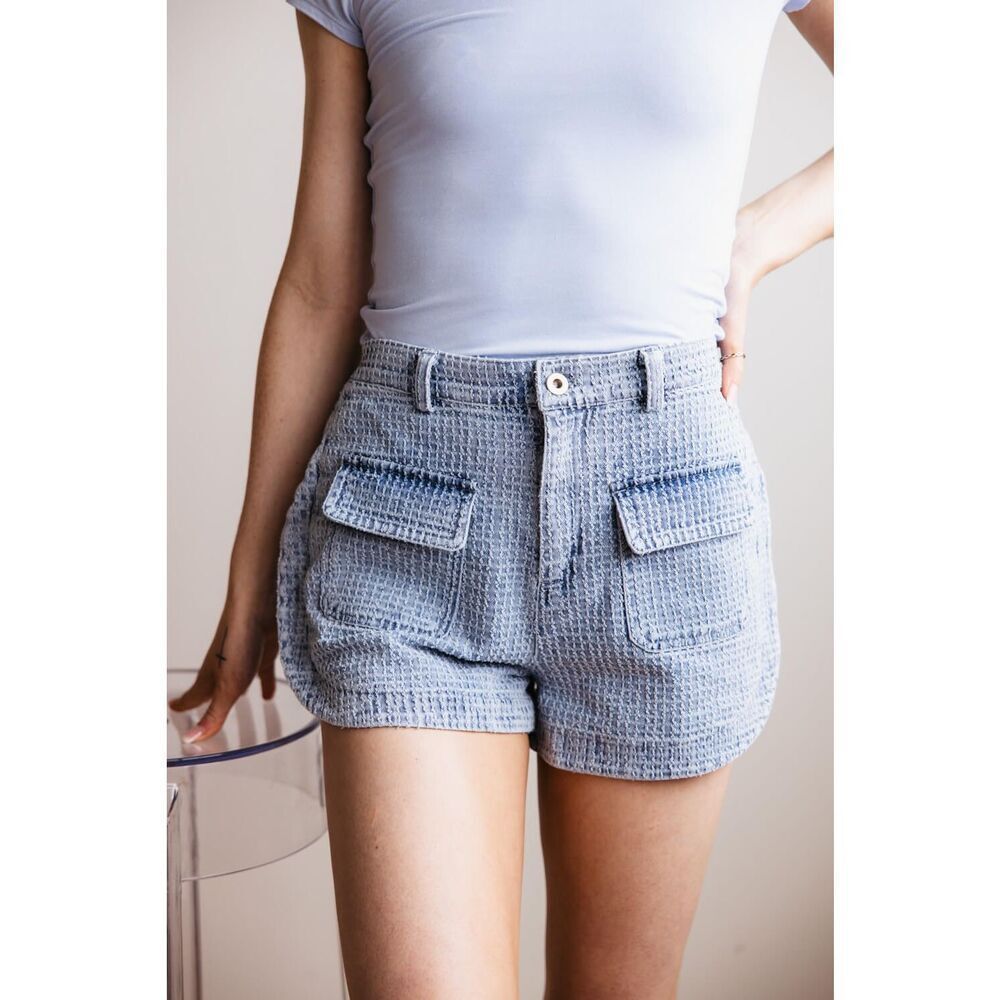 New In‎ Textured Washed Denim Shorts Size Medium